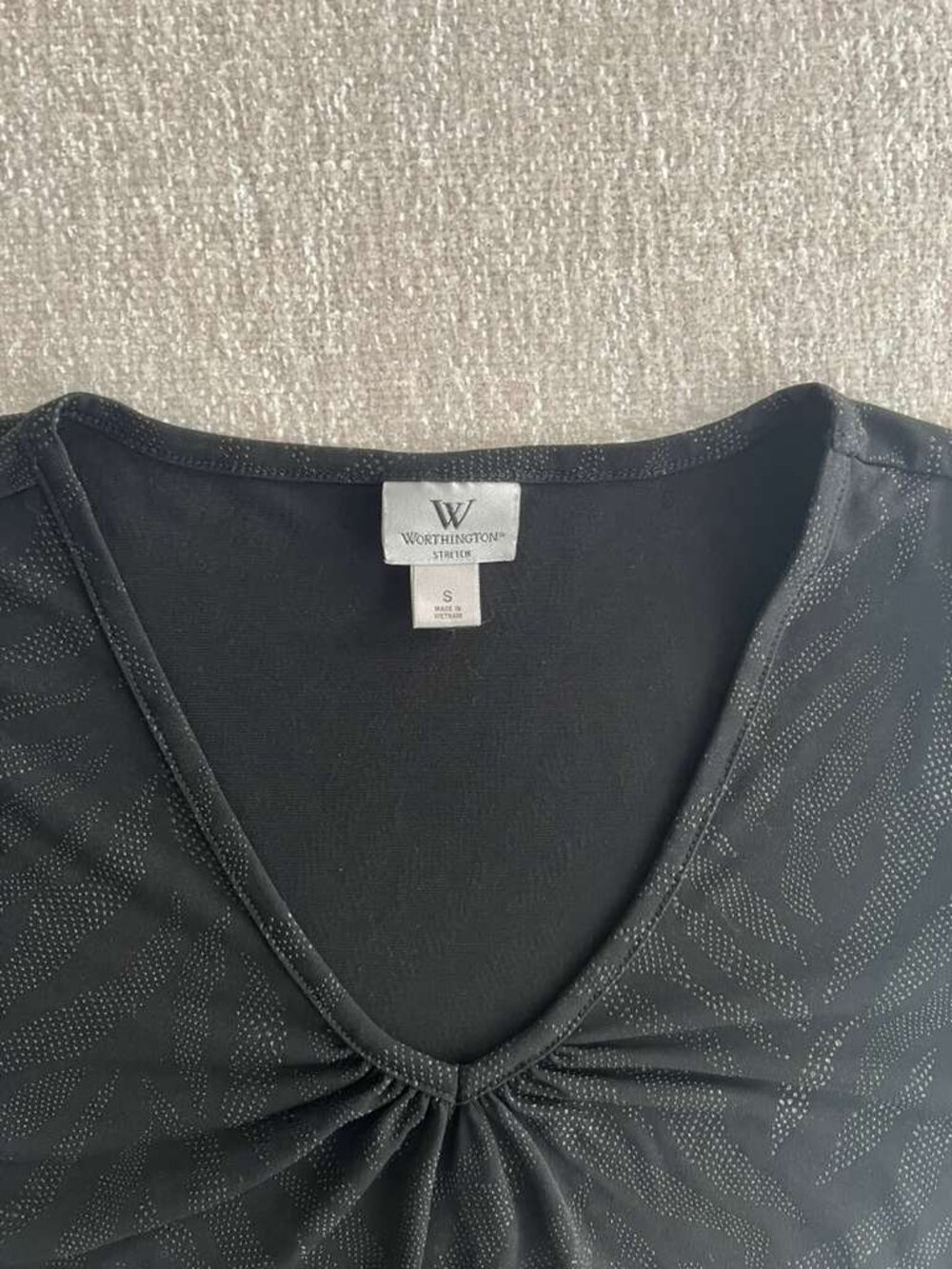 Worthington Stretch Black Ruched V-Neck Textured Top Size S - Picture 4 of 6